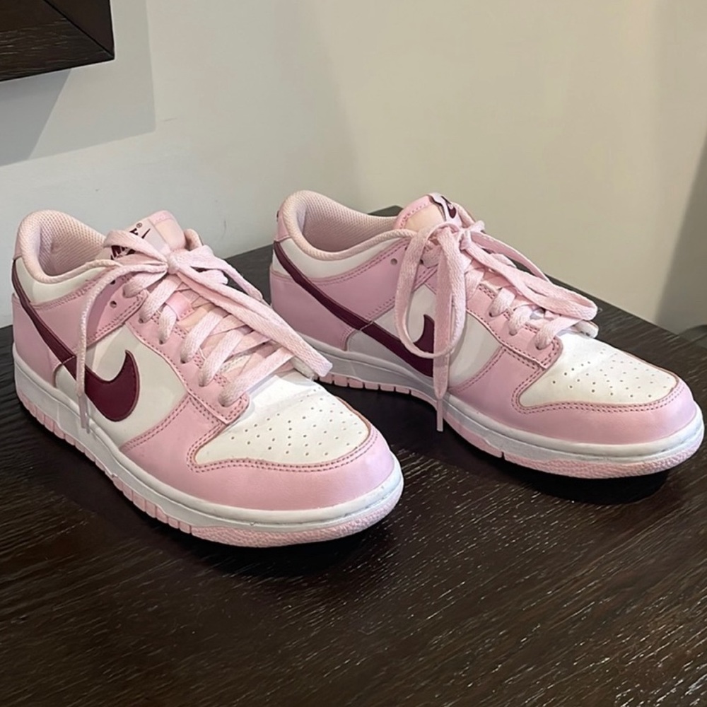 Nike Dunk Low Sneakers